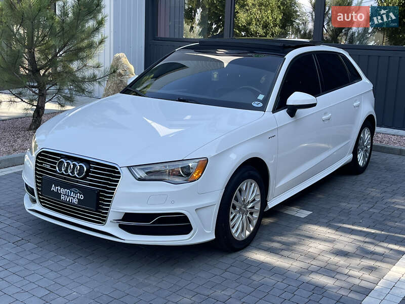 Хэтчбек Audi A3 2016 в Ровно