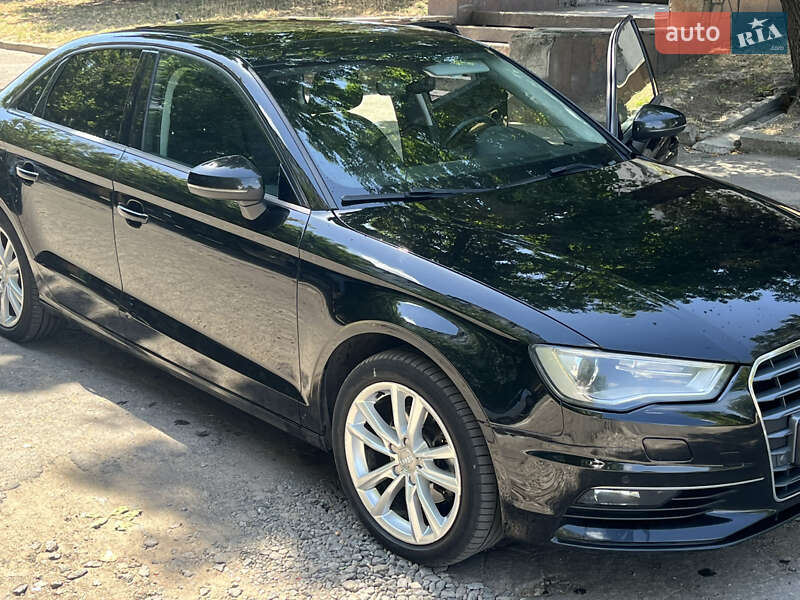 Седан Audi A3 2016 в Миколаєві