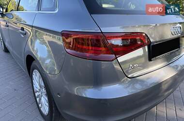 Хетчбек Audi A3 2015 в 