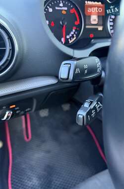 Хетчбек Audi A3 2015 в 