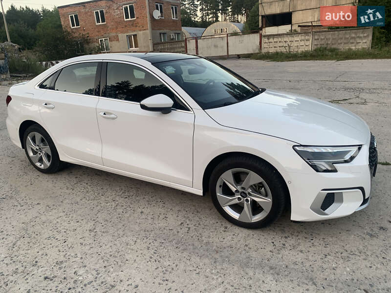 Седан Audi A3 2023 в Ровно