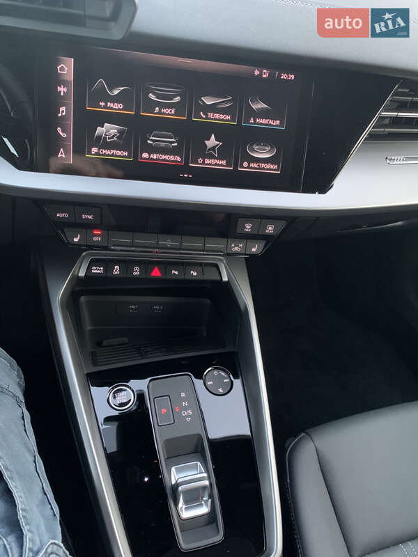 Седан Audi A3 2023 в Ровно