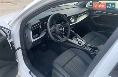 Седан Audi A3 2023 в Нетешине
