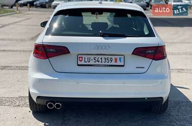 Хэтчбек Audi A3 2015 в 