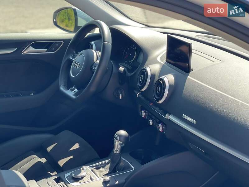 Хэтчбек Audi A3 2015 в Ужгороде