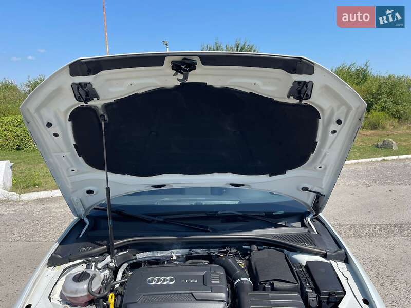 Хэтчбек Audi A3 2015 в Ужгороде