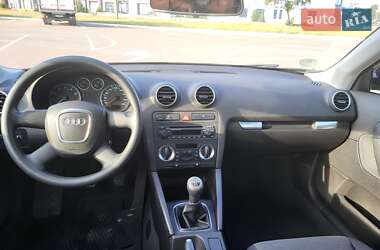 Хэтчбек Audi A3 2005 в 