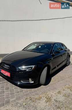 Седан Audi A3 2018 в 