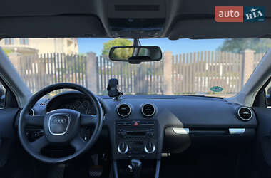 Хэтчбек Audi A3 2005 в 