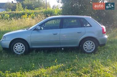 Хэтчбек Audi A3 2000 в 