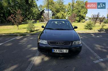 Хэтчбек Audi A3 1999 в 
