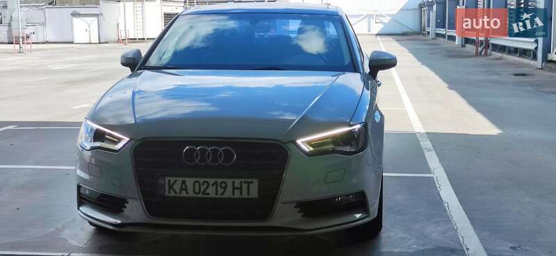 Седан Audi A3 2016 в Киеве