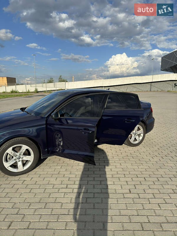 Седан Audi A3 2017 в Львові