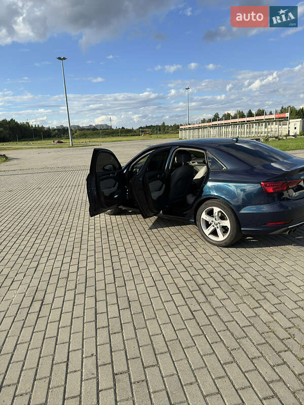Седан Audi A3 2017 в Львові