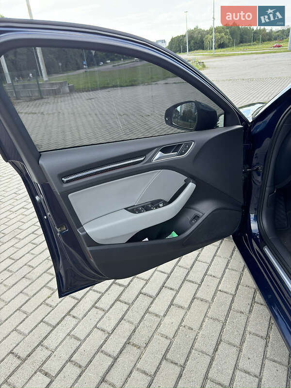 Седан Audi A3 2017 в Львові