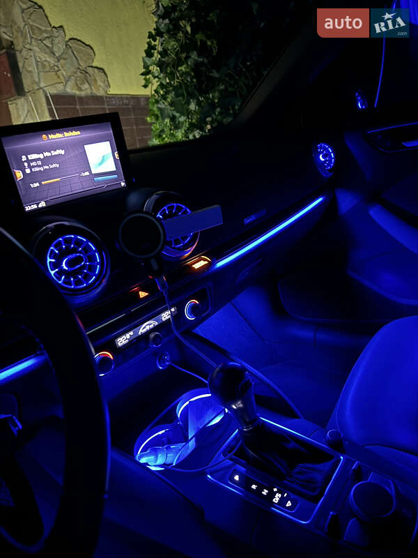 Седан Audi A3 2017 в Львові