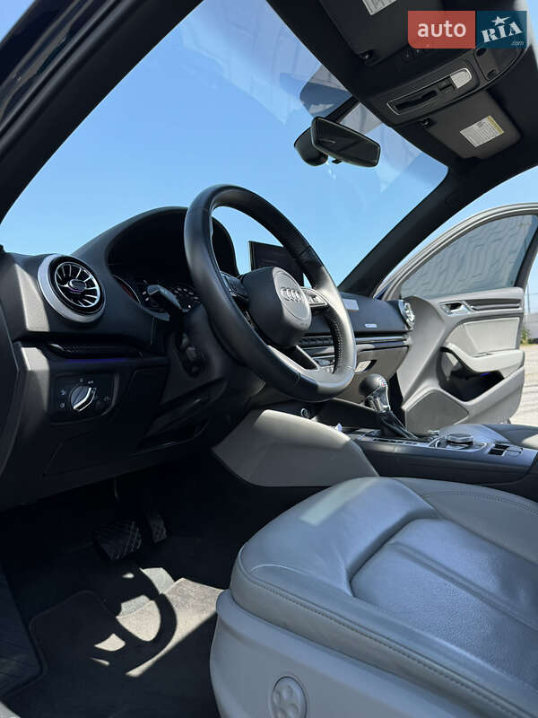 Седан Audi A3 2017 в Львові