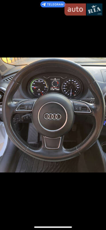 Хэтчбек Audi A3 2016 в Запорожье
