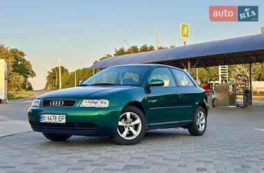 Хэтчбек Audi A3 2000 в 