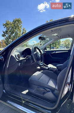 Хэтчбек Audi A3 2011 в 