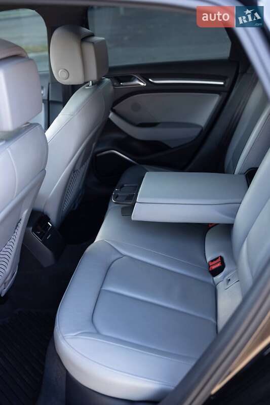 Седан Audi A3 2018 в Львове