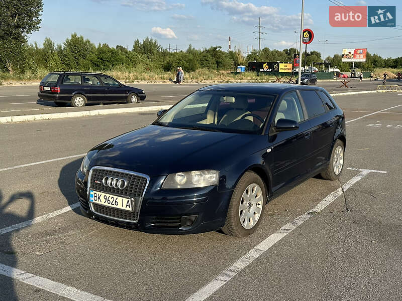 Хэтчбек Audi A3 2006 в 