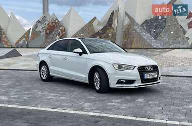 Седан Audi A3 2015 в Львові