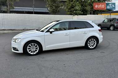 Хэтчбек Audi A3 2016 в 