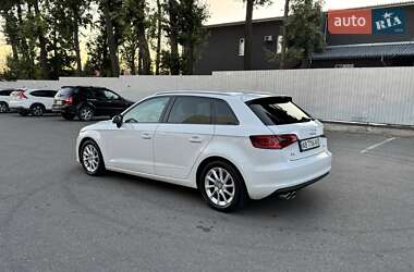 Хэтчбек Audi A3 2016 в 