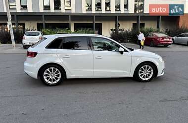 Хэтчбек Audi A3 2016 в 
