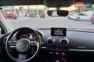 Хэтчбек Audi A3 2016 в 