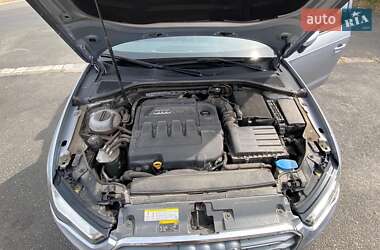 Хэтчбек Audi A3 2015 в 