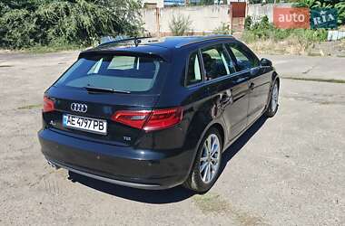 Хэтчбек Audi A3 2015 в 
