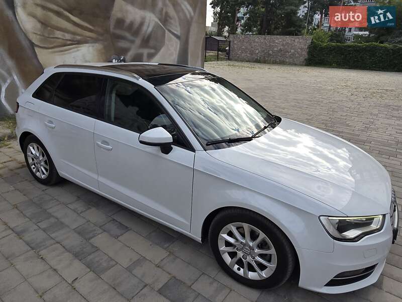 Хэтчбек Audi A3 2016 в Ахтырке