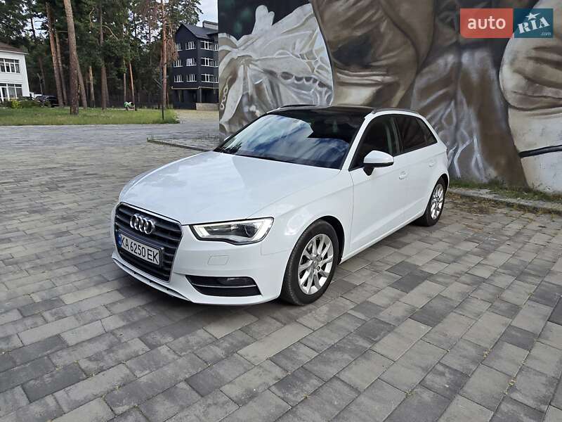 Хэтчбек Audi A3 2016 в Ахтырке