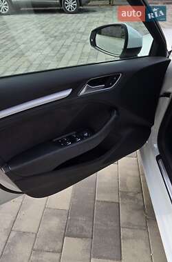 Хэтчбек Audi A3 2016 в 