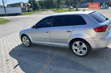 Хэтчбек Audi A3 2004 в 