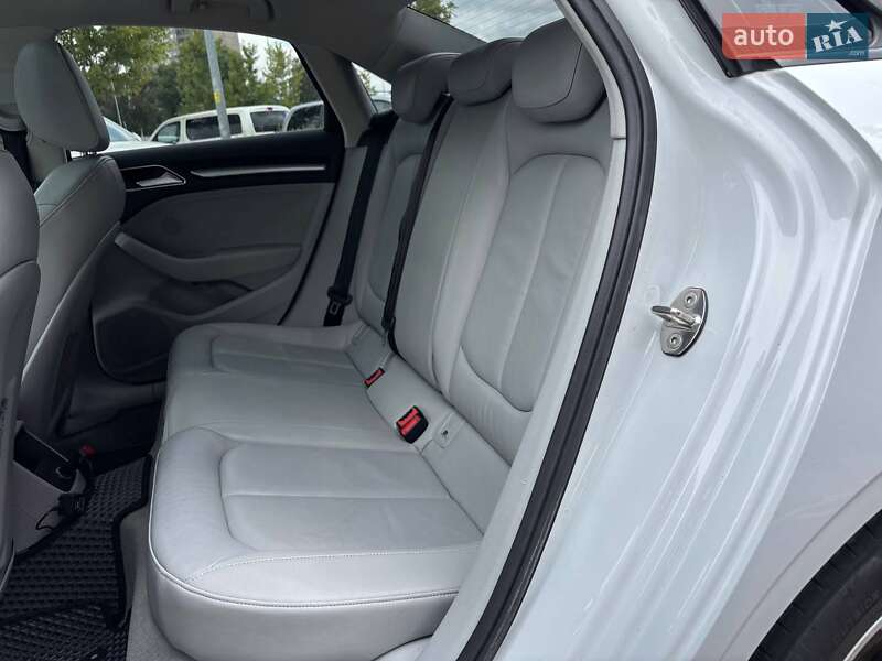 Седан Audi A3 2015 в Киеве