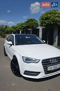 Хэтчбек Audi A3 2015 в 
