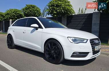 Хэтчбек Audi A3 2015 в 
