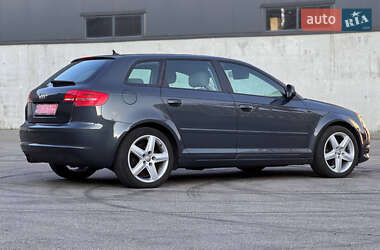 Хэтчбек Audi A3 2009 в 