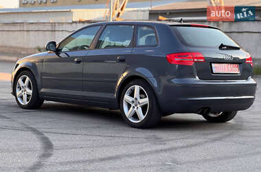 Хэтчбек Audi A3 2009 в 