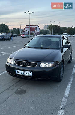 Хэтчбек Audi A3 1997 в 