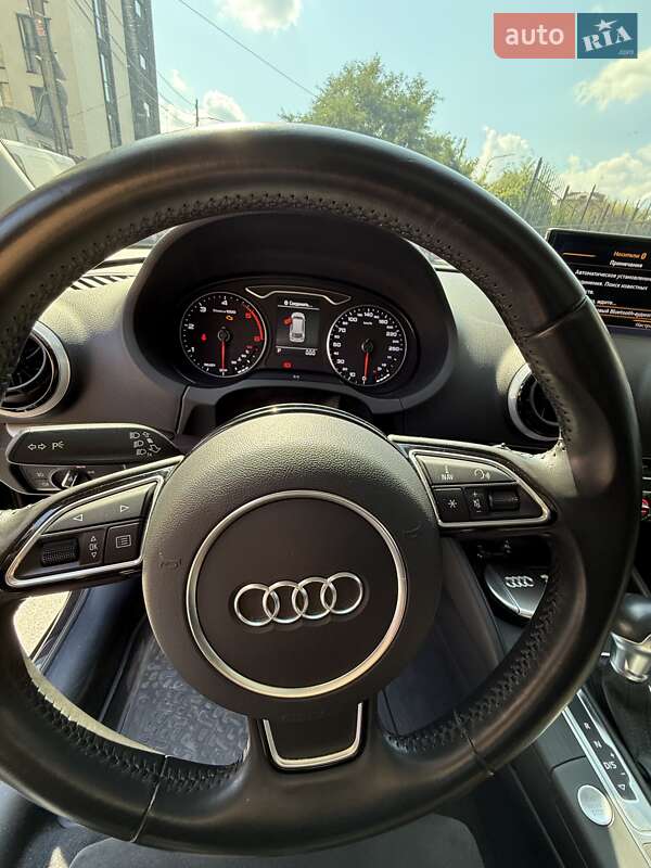 Хэтчбек Audi A3 2015 в Киеве