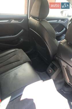 Хэтчбек Audi A3 2016 в 