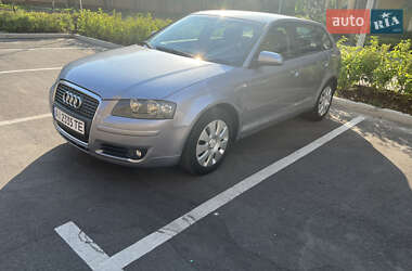 Хэтчбек Audi A3 2004 в 