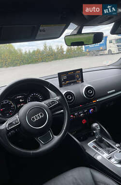 Хэтчбек Audi A3 2016 в 