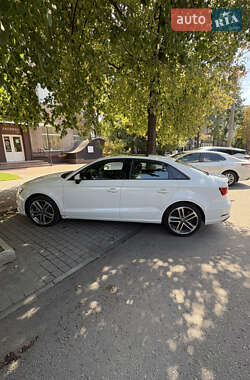 Седан Audi A3 2017 в 