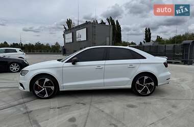 Седан Audi A3 2015 в 