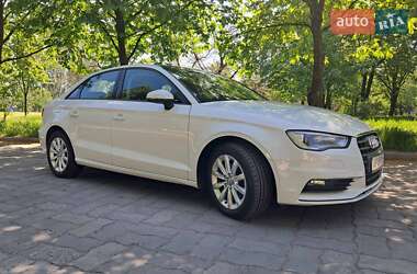 Седан Audi A3 2015 в 